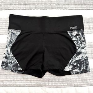 Victoria’s Secret PINK Black Ultimate Yoga Boy Shorts Size Small LN
